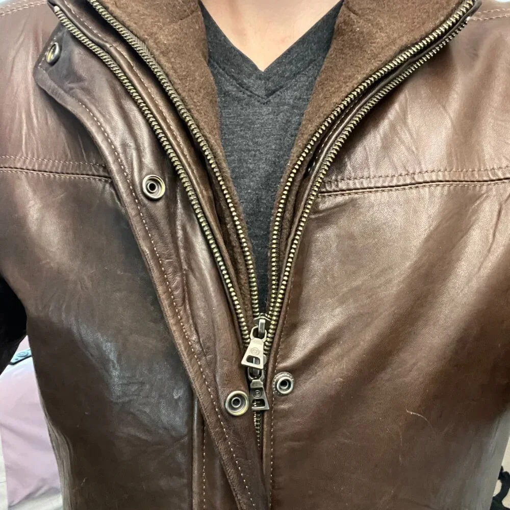 Danier Genuine Leather (Brown) Jacket (with detachable vest lining) *Vintage* - Picture 9 of 14